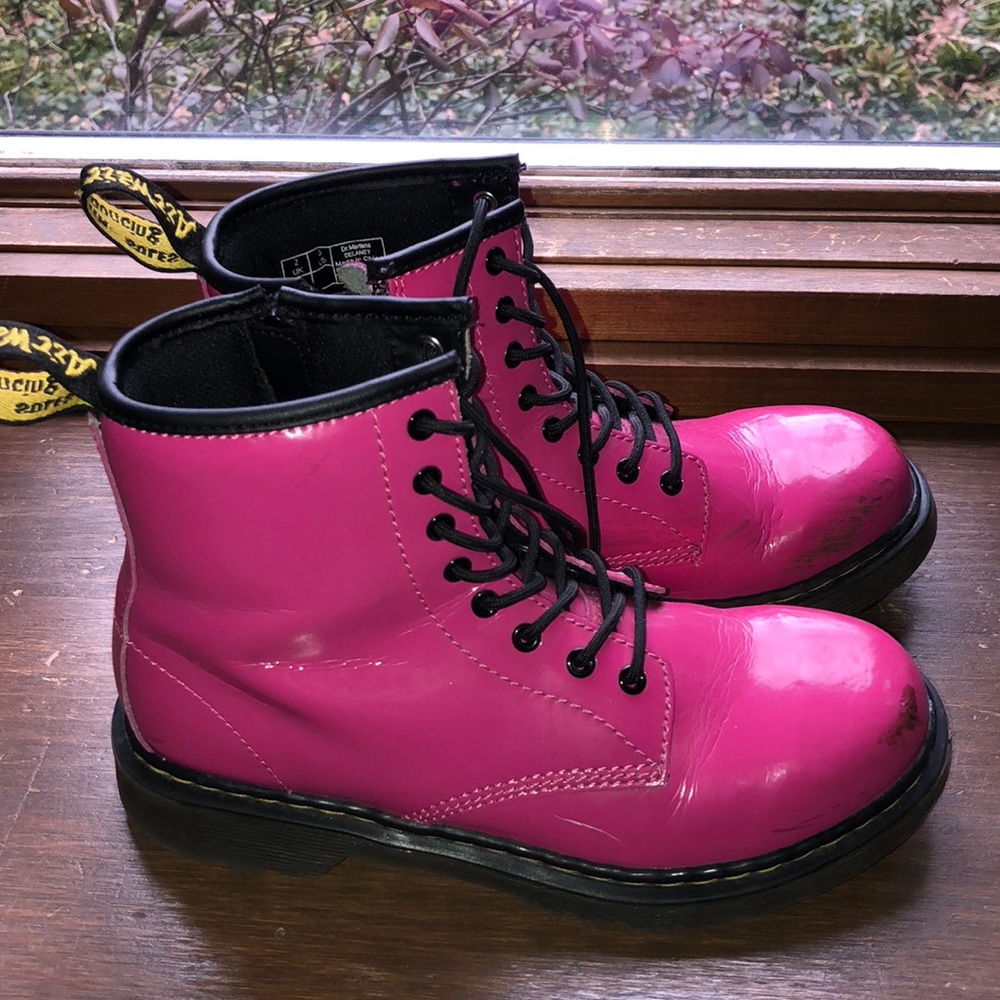 Kids Dr Marten’s hot pink